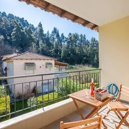 1000 Pine Trees Maisonette Fourka